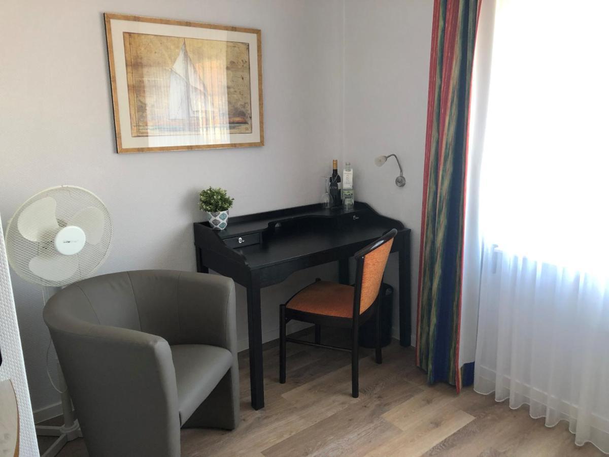 Marc5 Hotel Cadenberge Extérieur photo